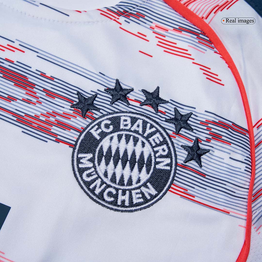 kit enfant Bayern Munich 2025/26 extérieur blanc