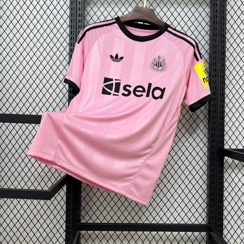 Newcastle maillot foot 2026/27 maillot rose