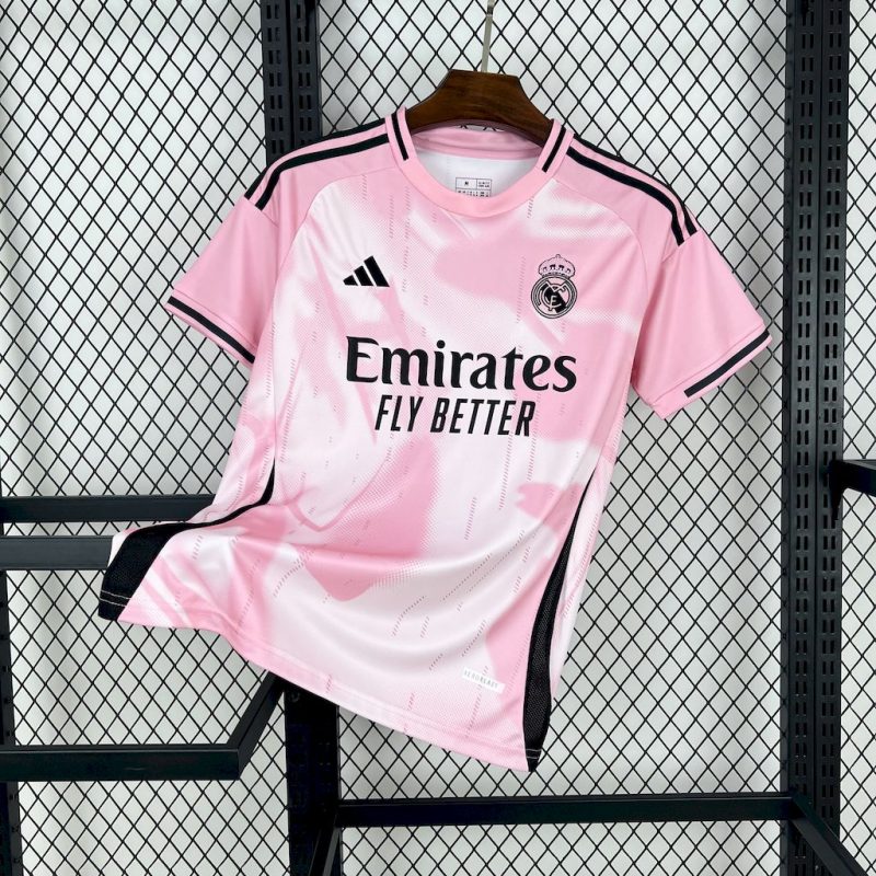 Real Madrid maillot 2024/25 Concept maillot rose