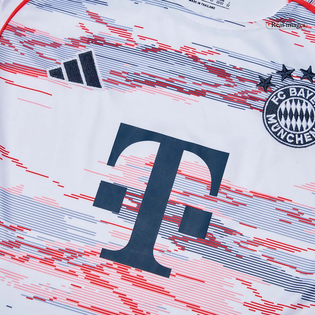 kit enfant Bayern Munich 2025/26 extérieur blanc